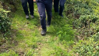 Rize’de ilkel teleferiğin sırma teline takılan şahıs düşerek hayatını kaybetti.