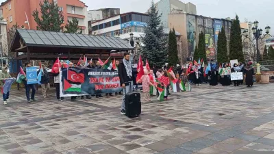 Erzurum'da sağlık çalışanları Gazze'de yaşanan zulmü protesto etmek için haftalardır