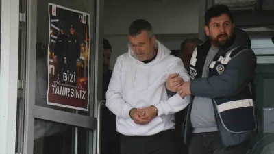 Serdivan'da yaşanan silahlı kavga sonucu 5 kişi hayatını kaybetti. Hastanedeki
