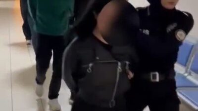 Kocaeli’nin İzmit ilçesinde silahla yağma olayını gerçekleştirilen 5 şüpheli, polis