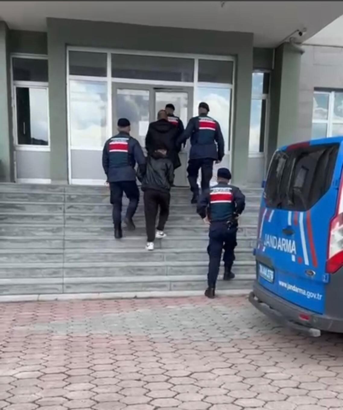 Sivas’ta 6 yabancı uyruklu kişiyi yurda kaçak yollarla soktukları tespit