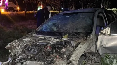 Sakarya’nın Söğütlü ilçesinde kontrolden çıkarak tarlaya uçan otomobildeki 4 kişi