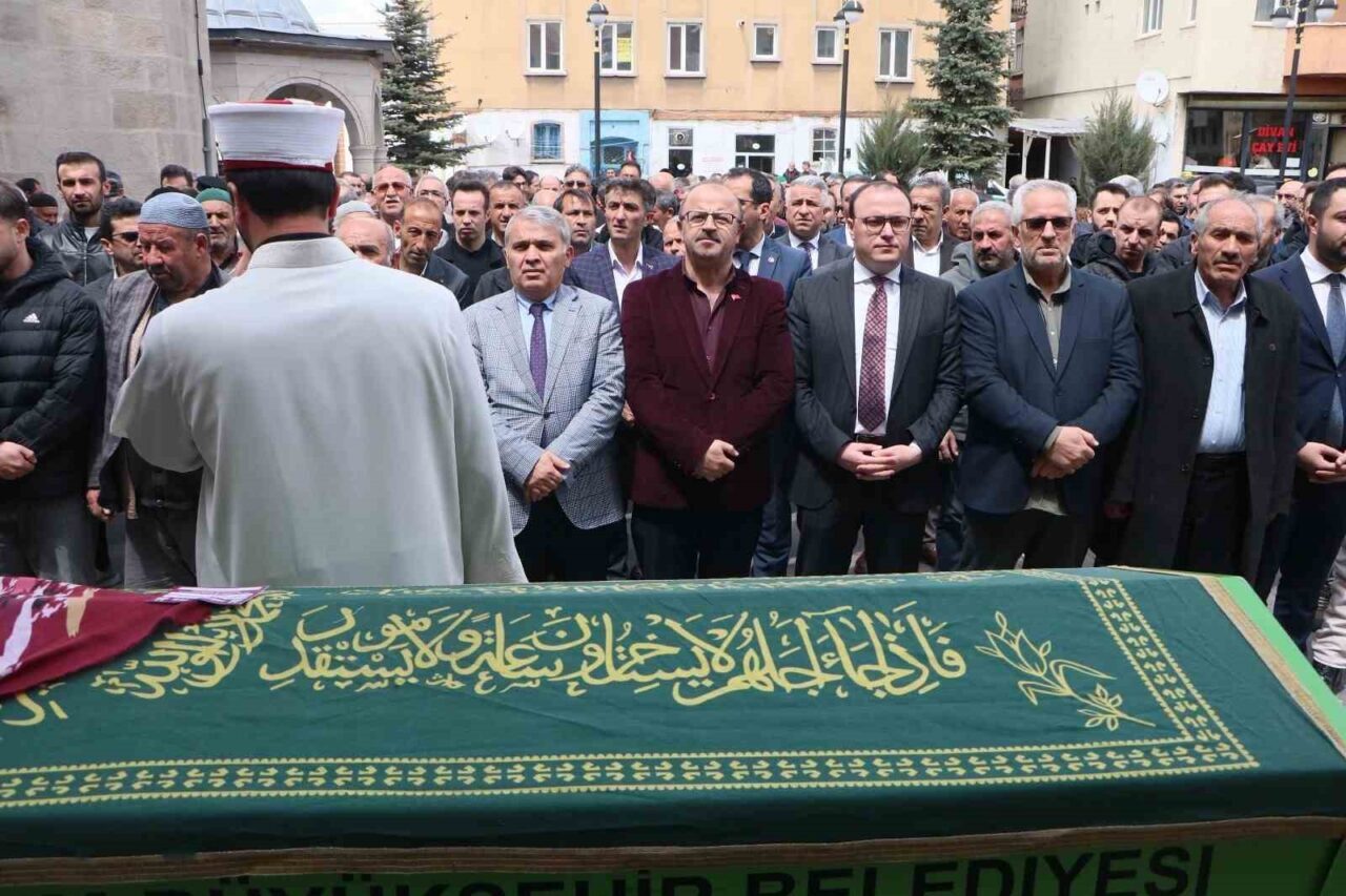 Yakutiye İlçe Milli Eğitim Müdürlüğü’nde görev yapan Bahri Tanas ile