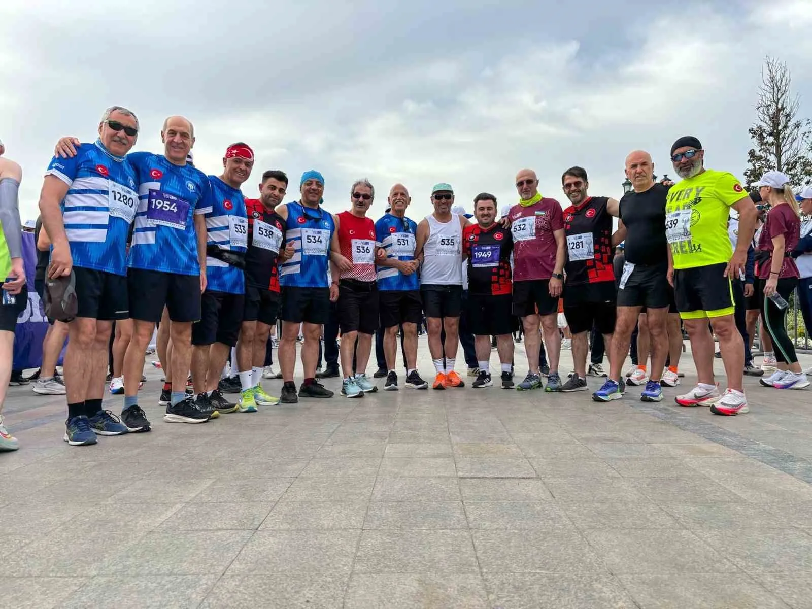 Uluslararası Taşkent Maratonu’nda “Palandöken Masterlar” koşu ekibi, Türkiye ve Erzurum’u