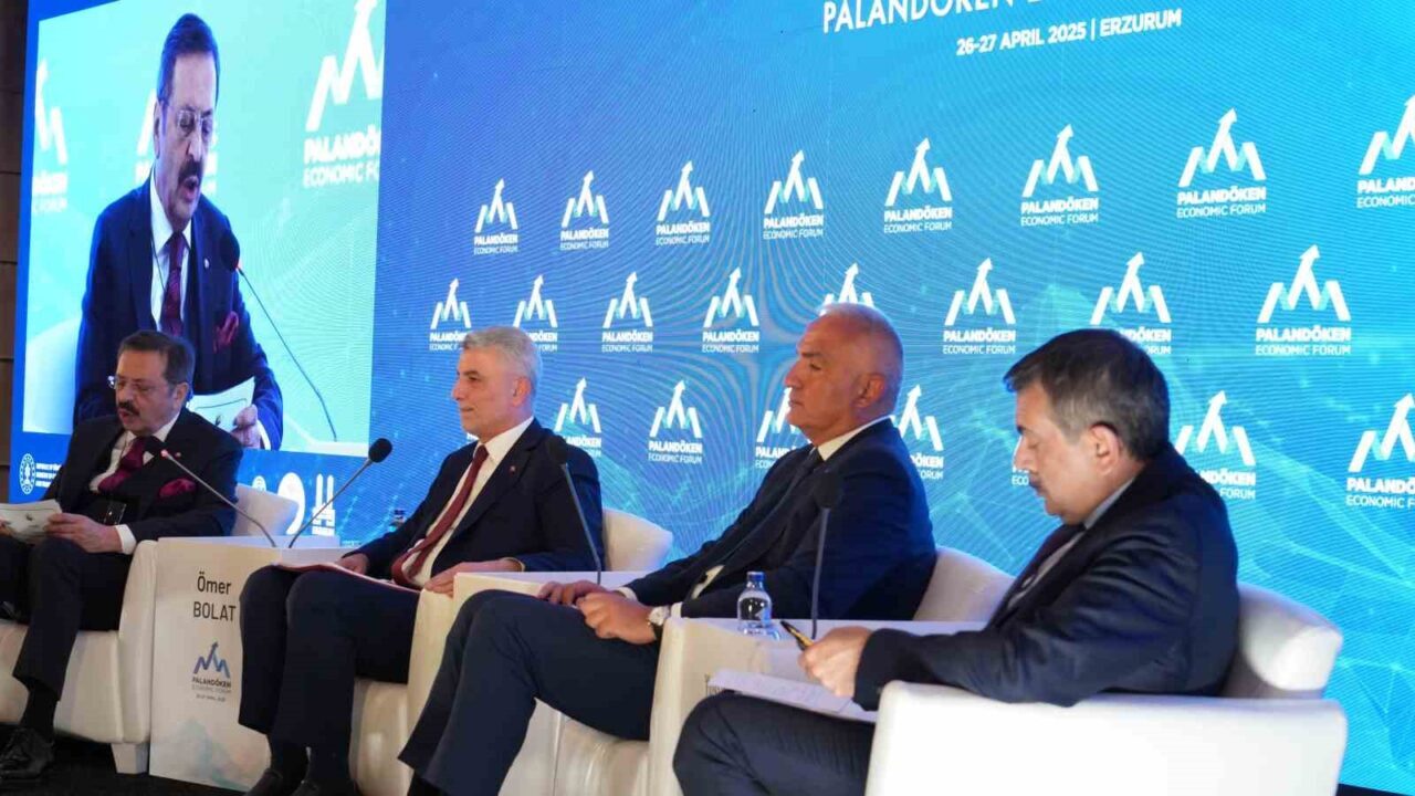 Türkiye Odalar ve Borsalar Birliği (TOBB) Başkanı M. Rifat Hisarcıklıoğlu,