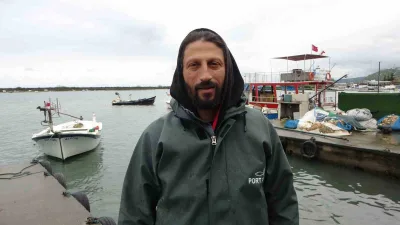 Trabzon’da yaşayan 50 yaşındaki balıkçı Alper Yıldırım, yaşıtlarından farklı olarak