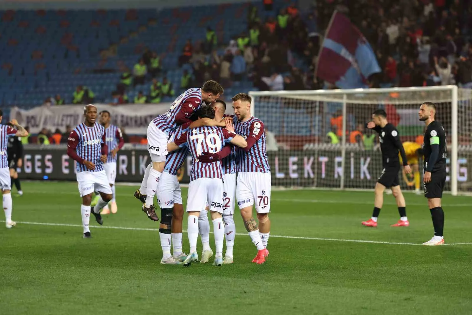 Trendyol Süper Lig’in 31. haftasında Trabzonspor, evinde Çaykur Rizespor ile