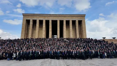 Türkiye Barolar Birliği Başkanı Erinç Sağkan ve binlerce avukat, Avukatlar