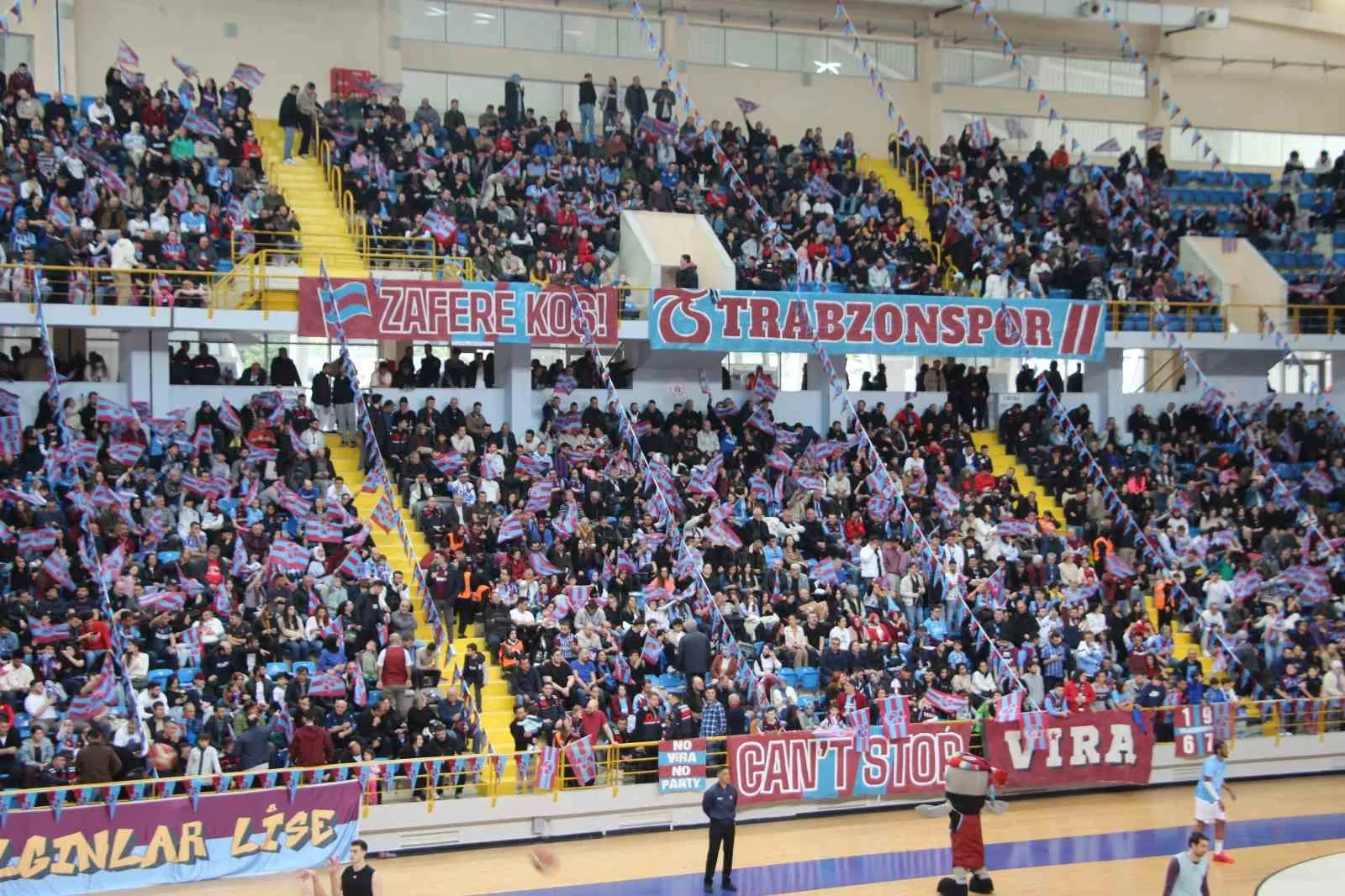 Türkiye Sigorta Türkiye Basketbol Ligi’nde Fenerbahçe Koleji’ni 74-62 mağlup eden