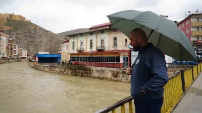 Bayburt’ta Çoruh Nehri'nin su seviyesi, karların erimesi ve yağmurlarla artıyor.