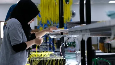 Sanayi, inşaat ve ticaret-hizmet sektörleri toplamında ücretli çalışan sayısı Şubat