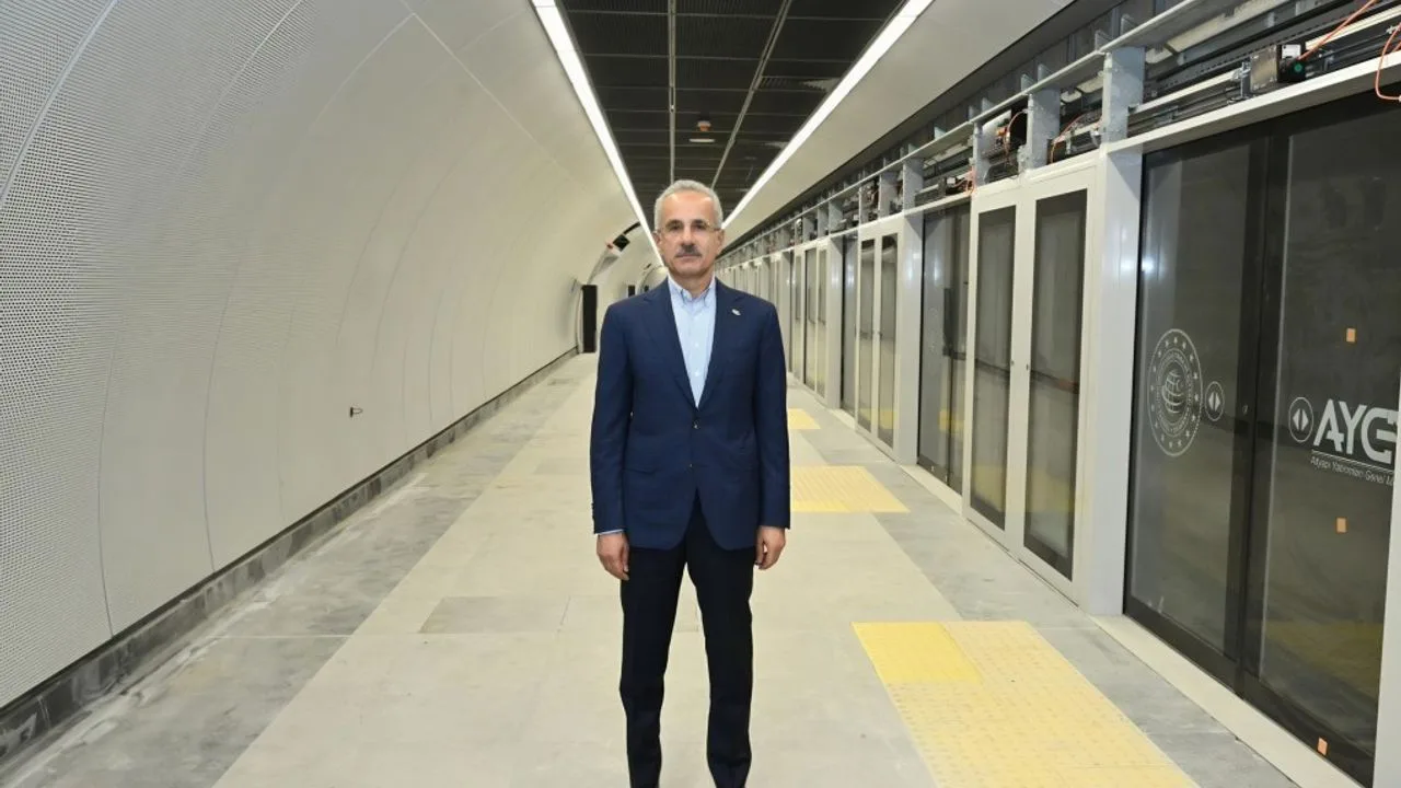 Ulaştırma ve Altyapı Bakanı Abdulkadir Uraloğlu, Başakşehir-Çam ve Sakura Şehir