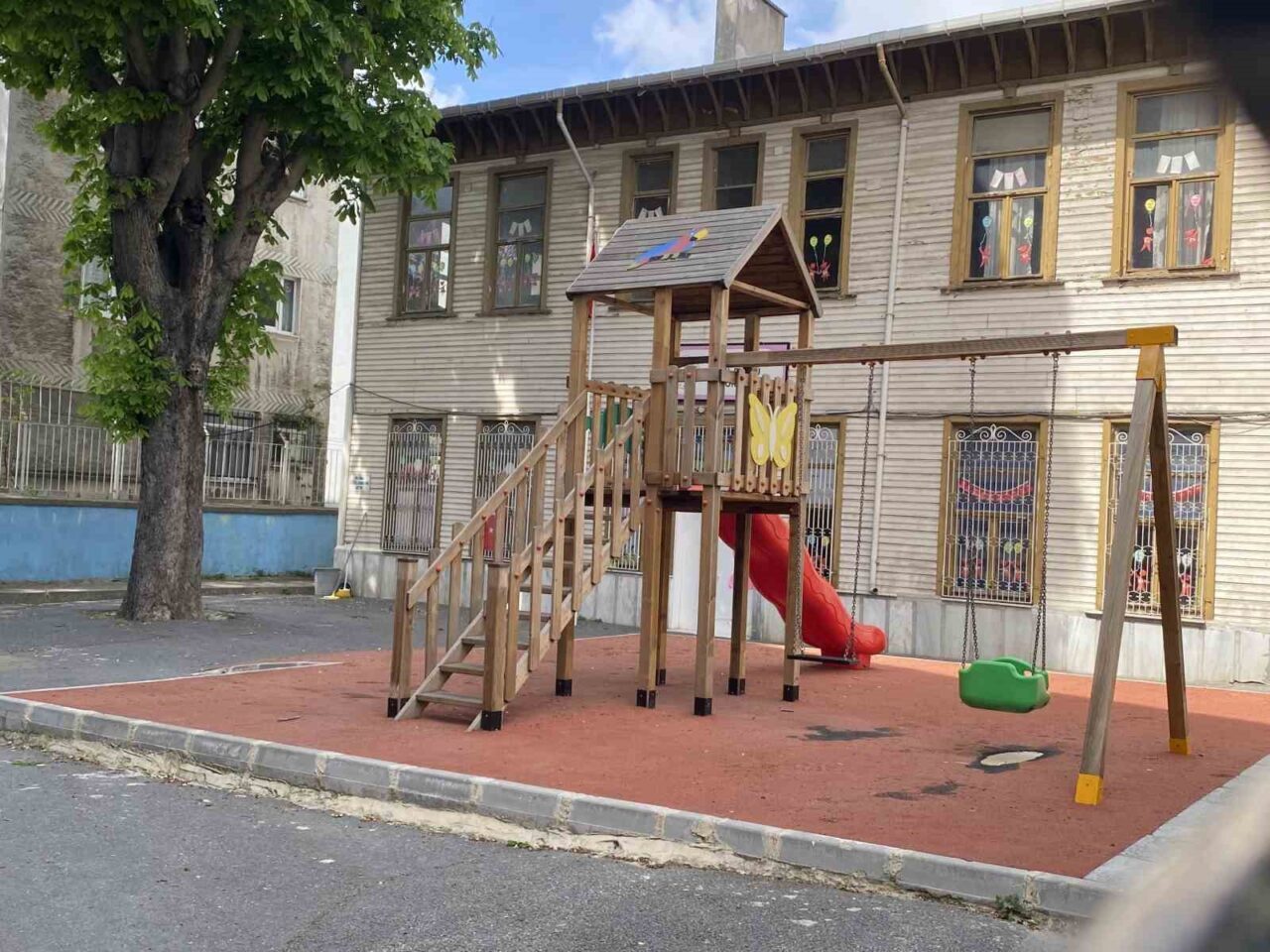 Üsküdar’da tarihi bir binanın içinde bulunan Halil Rüştü Anaokulu’nun İstanbul’da