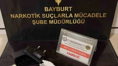Bayburt’ta polisin şüphelenerek durdurduğu araçta yapılan adli aramada bir miktar