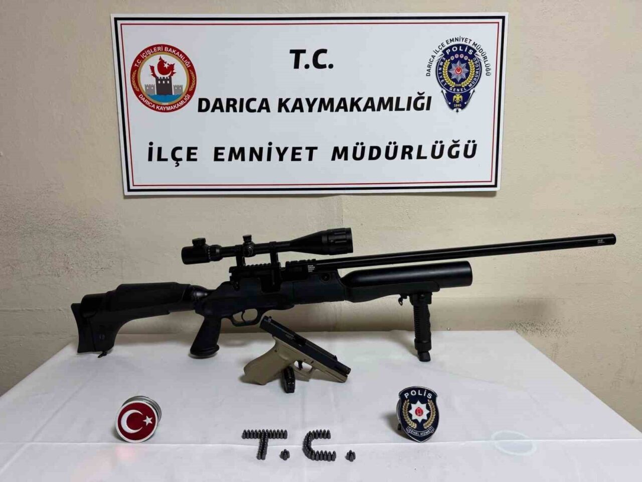 Kocaeli’nin Darıca ilçesinde 19 yaşındaki şahsın üzerinde yapılan aramada havalı
