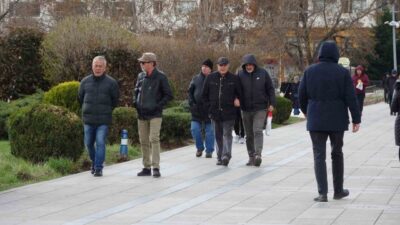 Bireylerin sosyal medyadaki insanlardan etkilenerek kilo vermeye başladıklarını belirten Uzman