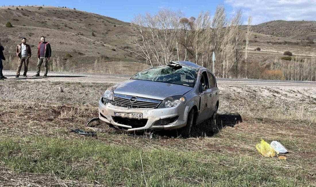 Sivas’ta virajı alamayarak tarlaya çan araç defalarca takla attı, araçta