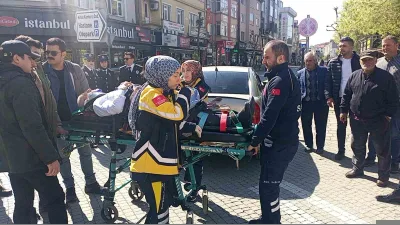 Zonguldak’ın Çaycuma ilçesinde, kontrolsüz bir şekilde yolun karşısına geçen yaya,