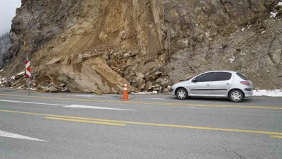 Gümüşhane ve Trabzon illerini birbirine bağlayan ve yıllarca tek ulaşım