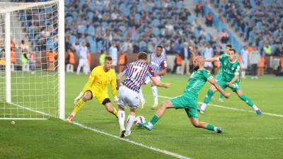 Ziraat Türkiye Kupası çeyrek finalinde Trabzonspor, uzatma dakikalarında attığı golle