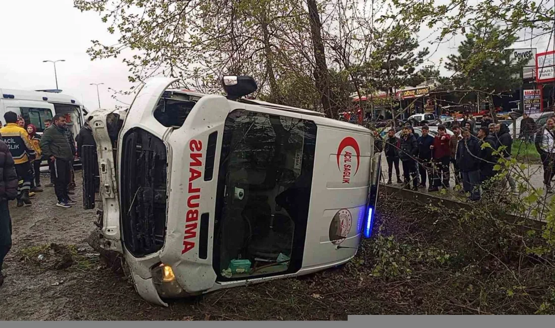 Çaycuma'da ambulans ve otomobil çarpıştı, 3 sağlık çalışanı dahil 6
