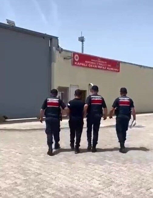 Kocaeli’de jandarma ekipleri, 12 yıl kesinleşmiş hapis cezası ile aranan