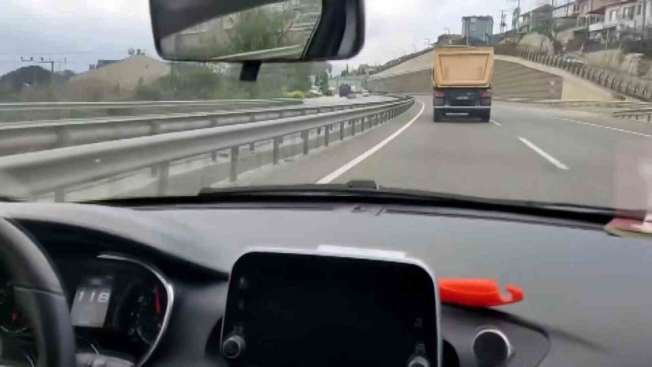 Sakarya’nın Geyve ilçesi D-650 kara yolunda 139 kilometre hızla giden