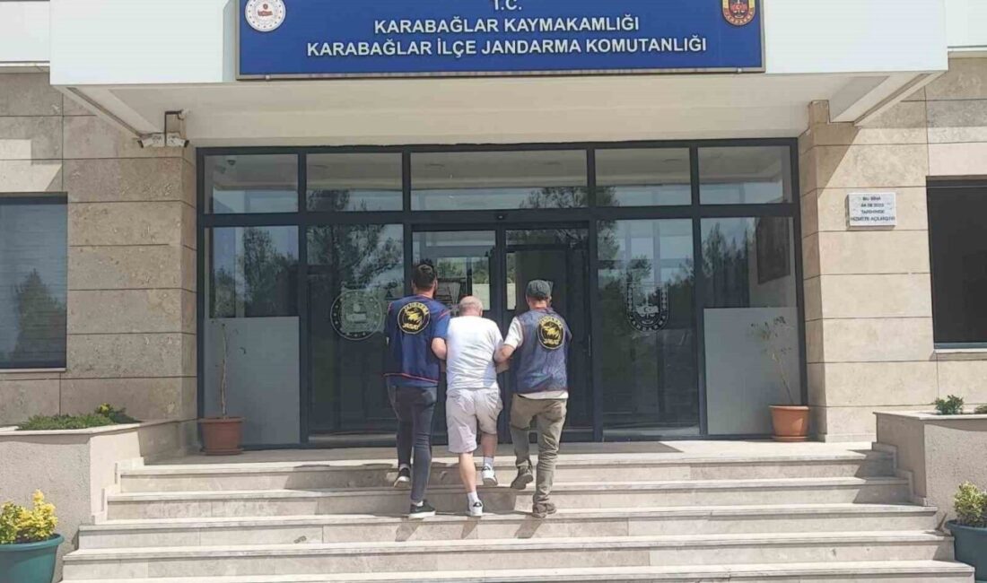 18 ayrı suçtan aranan firari şahsı jandarma dedektifleri İzmir’de yakaladı Gümüşhane JASAT ekipleri, 18 ayrı suçtan hakkında 15 yıl 3