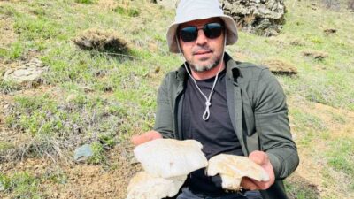 Erzincan’da Keşiş Dağına çıkan bazı vatandaşlar, 20 kilometre yol kat