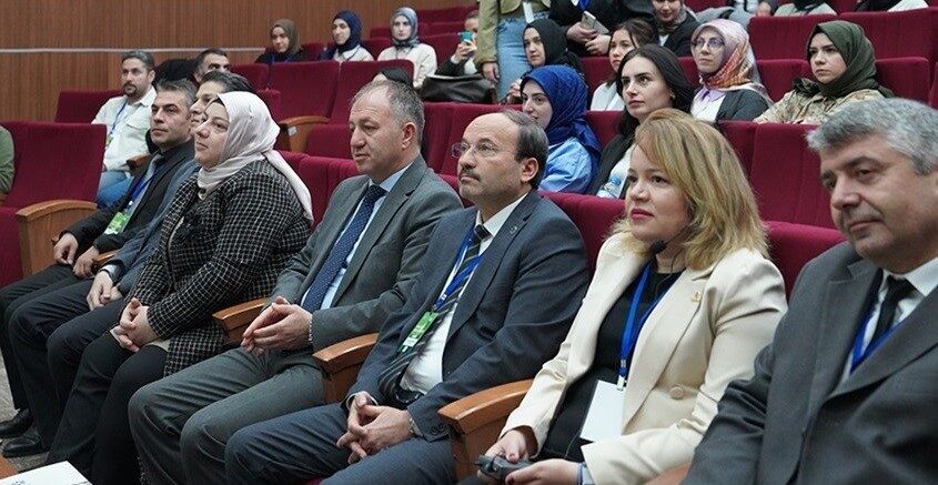Erzurum Teknik Üniversitesi (ETÜ) ev sahipliğinde düzenlenen 2. Ulusal Moleküler
