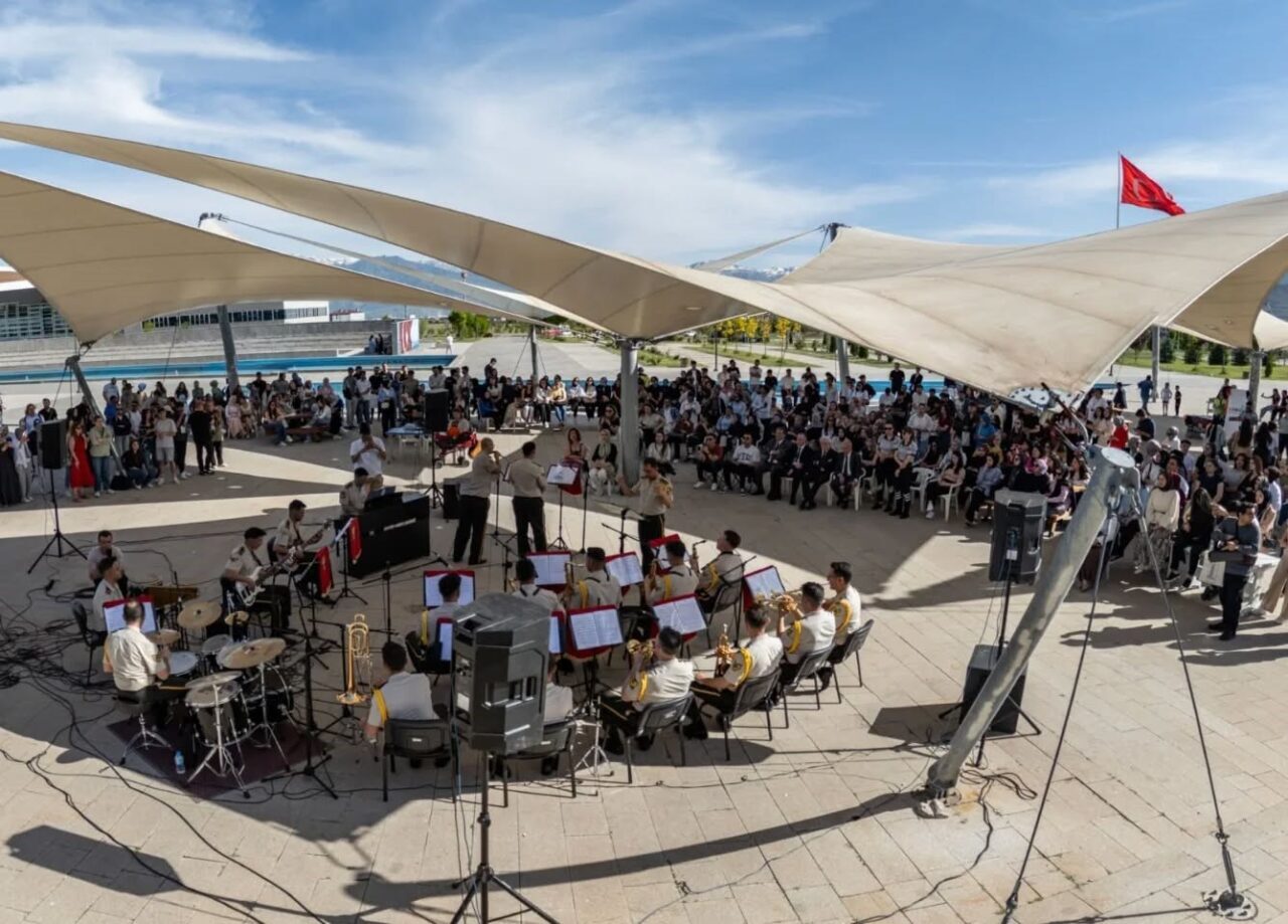 Erzincan Binali Yıldırım Üniversitesi (EBYÜ) tarafından düzenlenen Bahar Şenlikleri kapsamında,