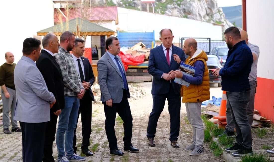 Bayburt’ta yaklaşık 3 yıldır tadilat çalışması tamamlanamayan Memnune Evsen Huzurevi