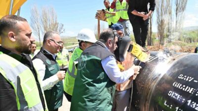 Bayburt Valisi Mustafa Eldivan, il protokolüyle birlikte Kırklartepe Barajı Sulama