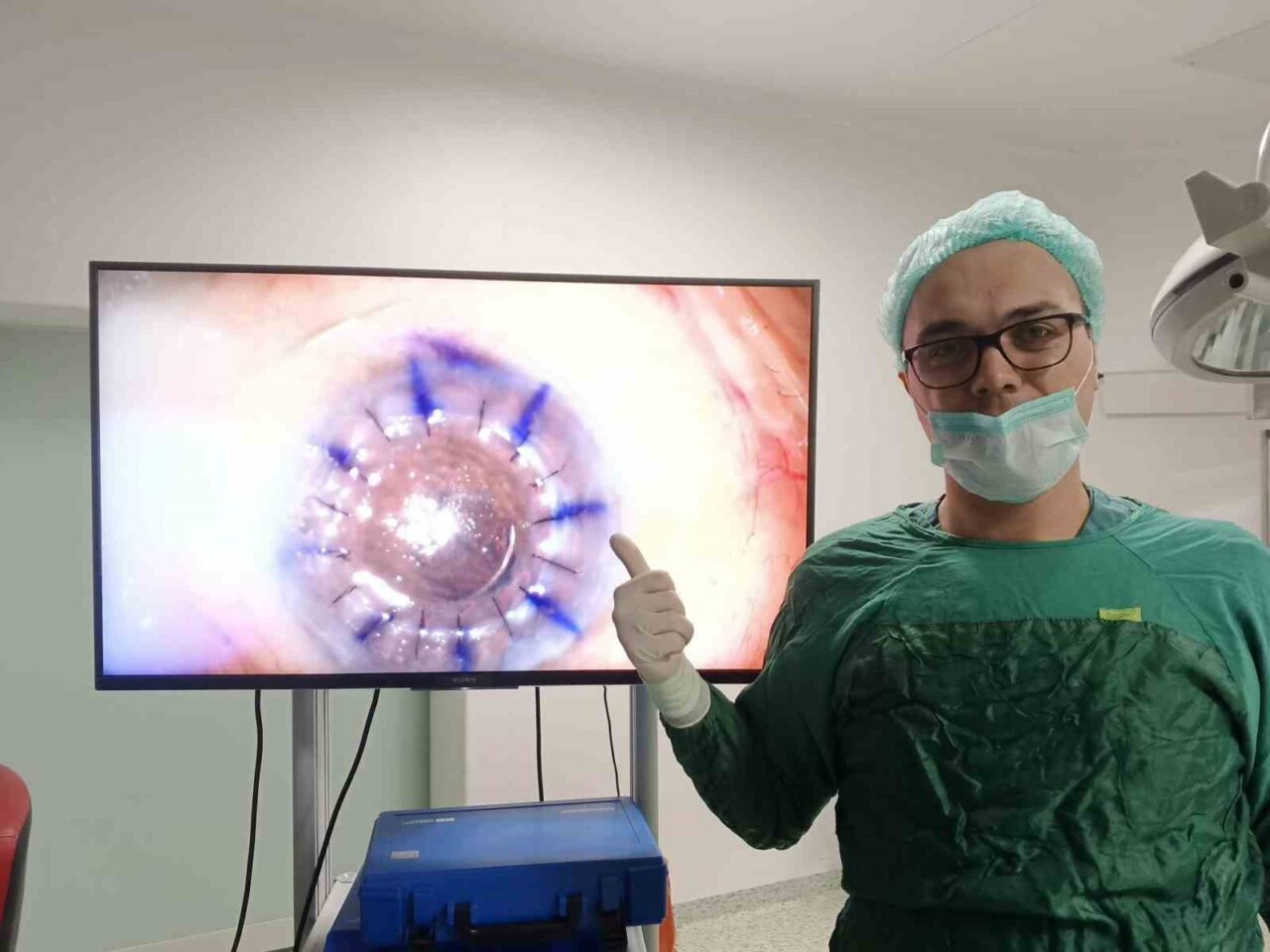 Samsun Eğitim ve Araştırma Hastanesi’nde ilk kez gerçekleştirilen kornea nakliyle,