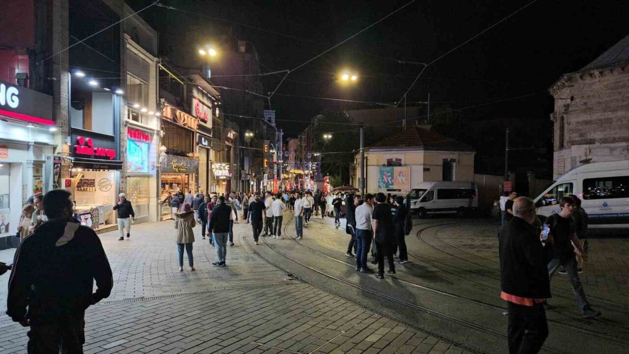 AFAD: Marmara Denizi Büyükçekmece açıklarında saat 23.36’da 4.0 büyüklüğünde deprem