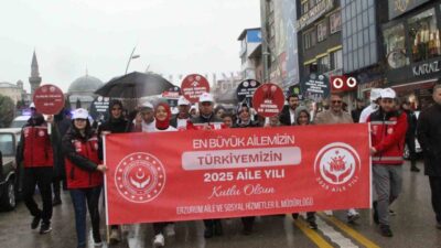 2025 yılının “Aile Yılı” ilan edilmesi dolayısıyla Erzurum’da düzenlenen kortej
