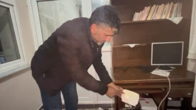 Kars’ın Akyaka ilçesinde etkili olan sağanak yağış nedeniyle dereler taştı,