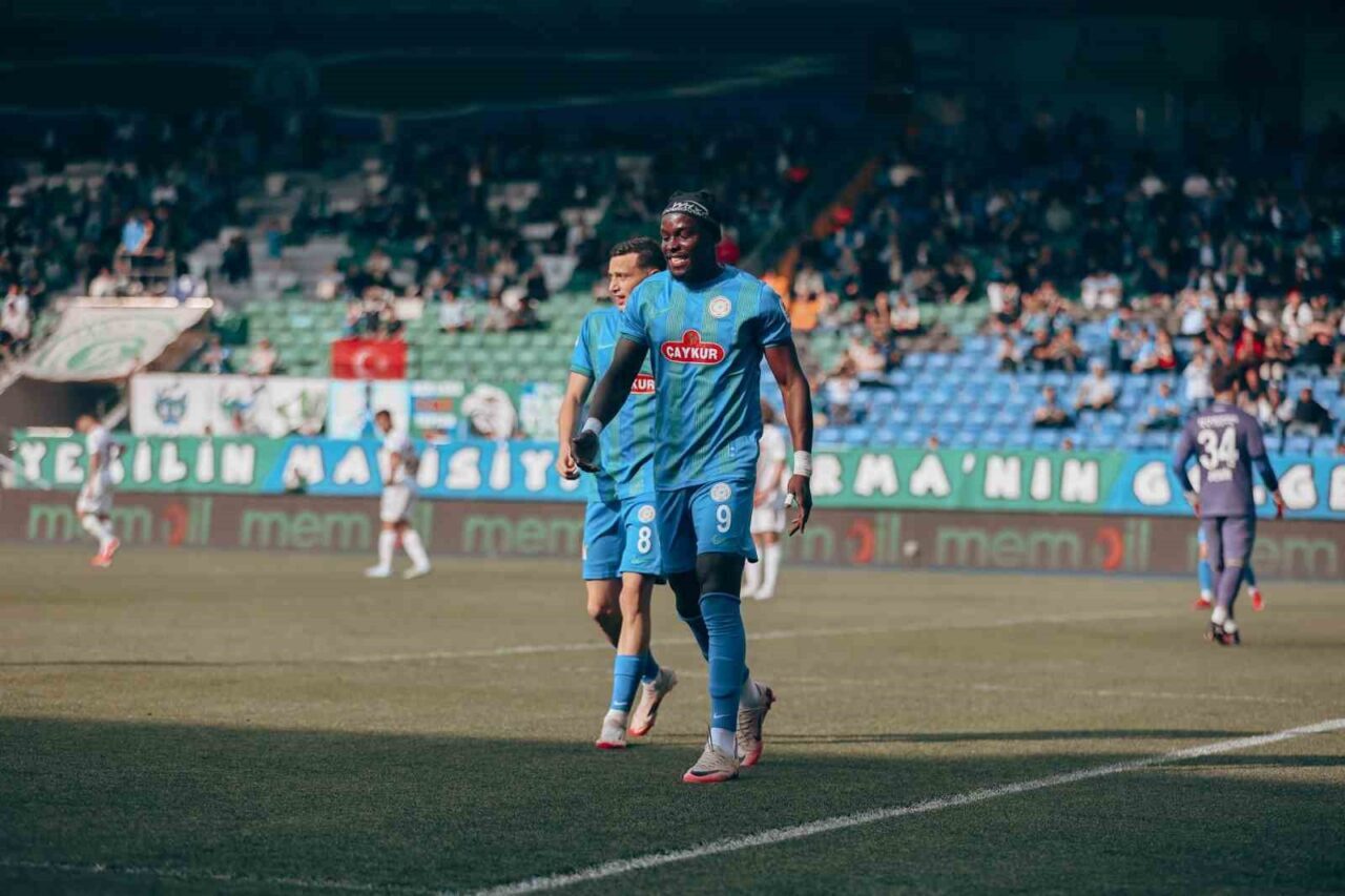 Çaykur Rizespor’da 1 sezonda 19 gol atan Ali Sowe adını