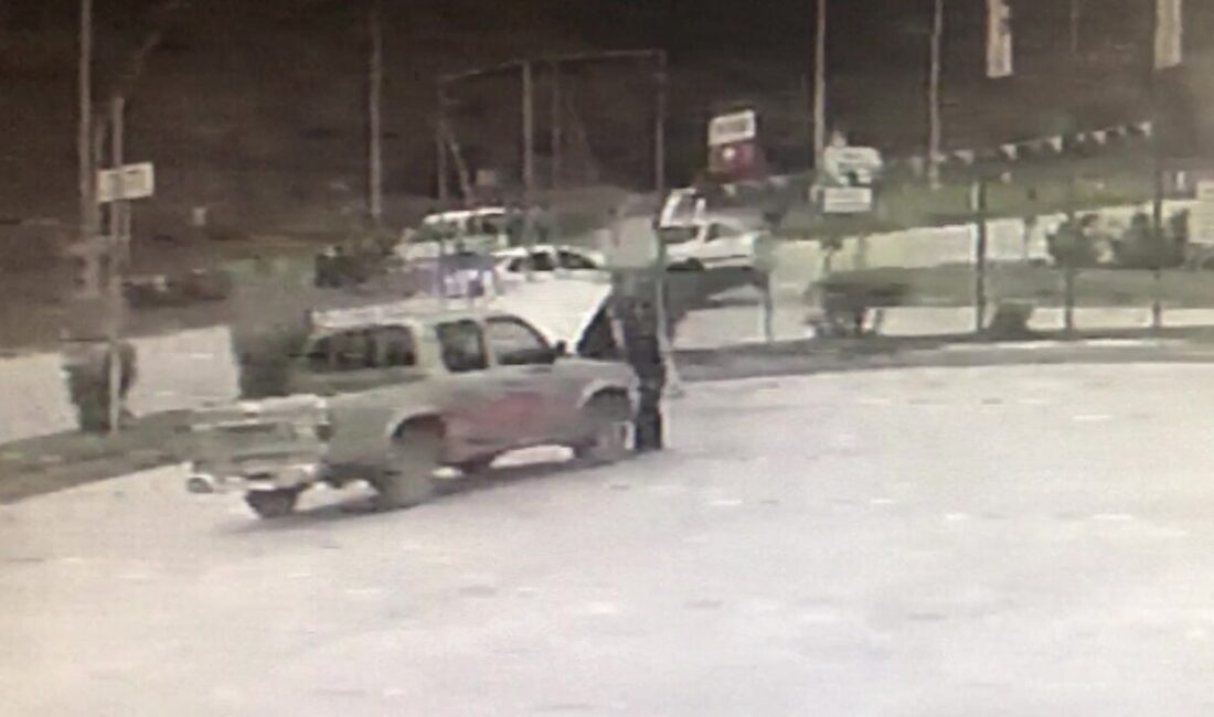 Amasya’nın Taşova ilçesinde iki otomobilin kavşakta çarpıştığı kazada 2 sürücü