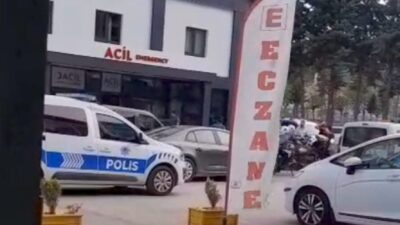 Amasya’da Özel Kolmed Hastanesi’nde boğazına bıçak dayayan genç, korku dolu