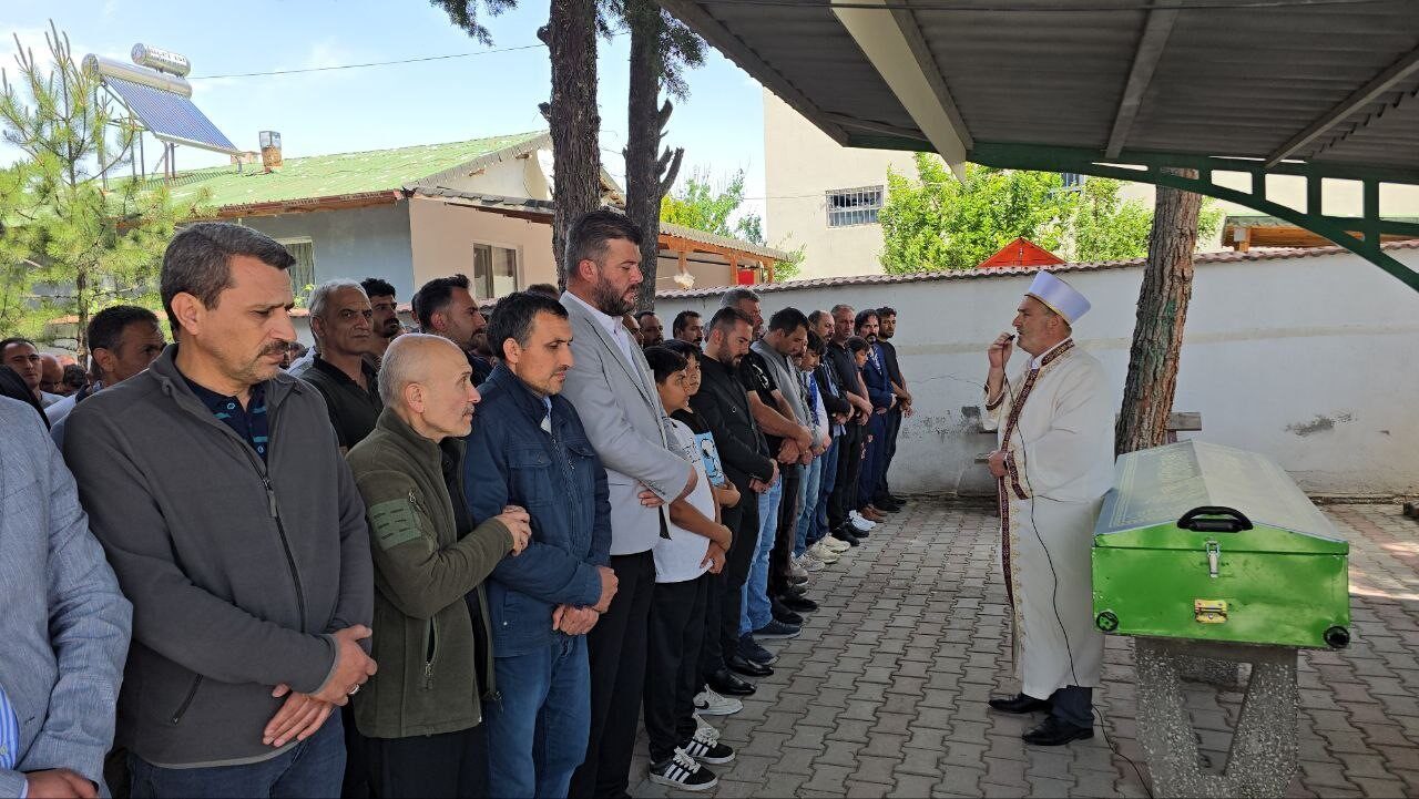 Amasya’nın Suluova ilçesinde yüzmek için girdiği sulama kanalında akıntıya kapılarak
