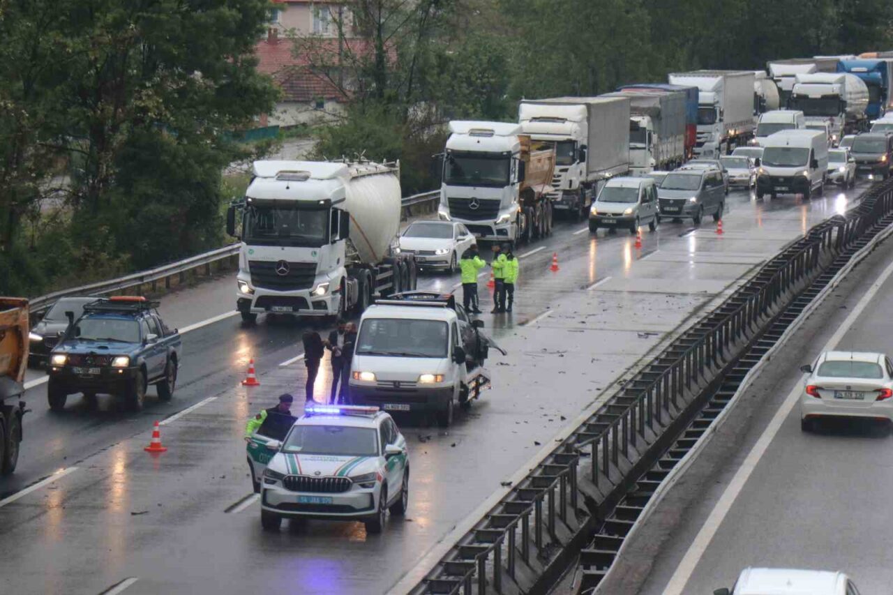 Anadolu Otoyolu Sakarya geçişinde son 4 saat içerisinde 7 ayrı