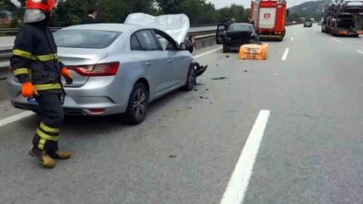 Anadolu Otoyolu Sakarya geçişinde tırdan yola düştüğü iddia edilen köpük,