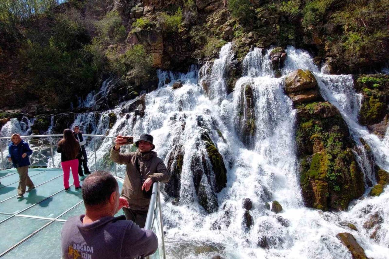 Türkiye’de turizm otoriteleri tarafından görülmesi tavsiye edilen 10 şelale arasında