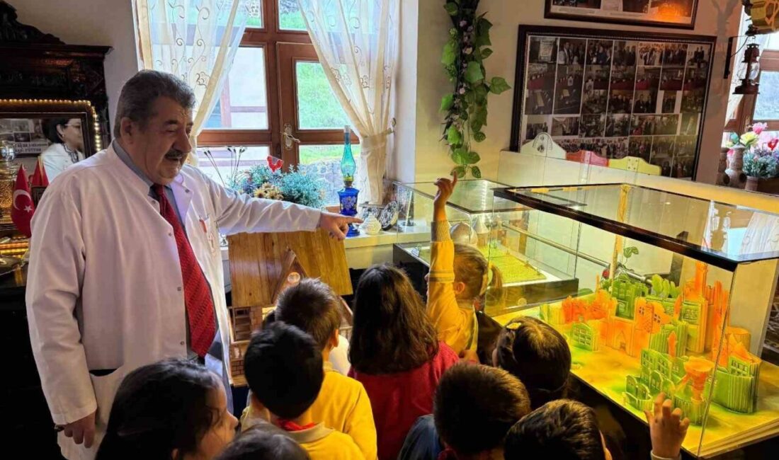 Palandöken ilçesindeki Yenikent Anaokulu öğrencileri, Maket Sanatçısı Doğan Hattatoğlu’nun sanat