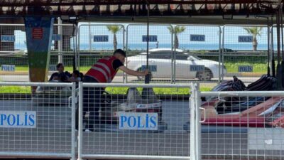 Trabzon’un Ortahisar ilçesinde kurulu bulunan Lunapark içerisindeki çarpışan arabalara binen