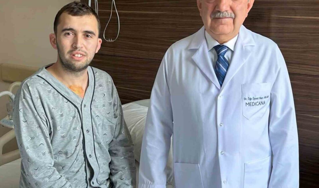 Aort anevrizması (genişlemesi) rahatsızlığından ikinci kez ameliyat olmak zorunda kalan