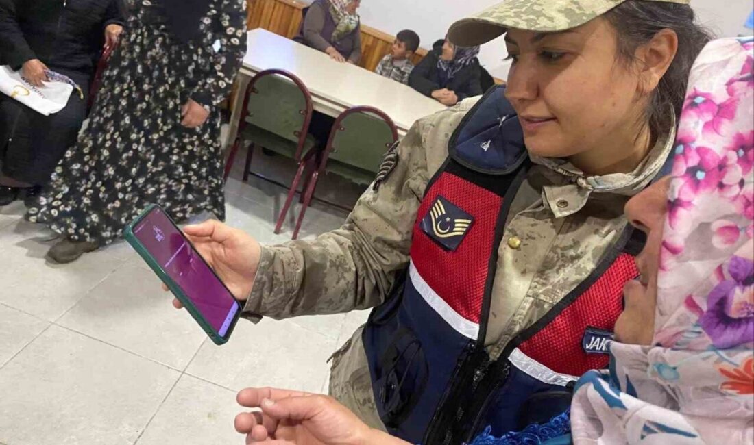 Ardahan’da jandarma ekipleri köyleri dolaşarak aile içi şiddetle mücadele ve