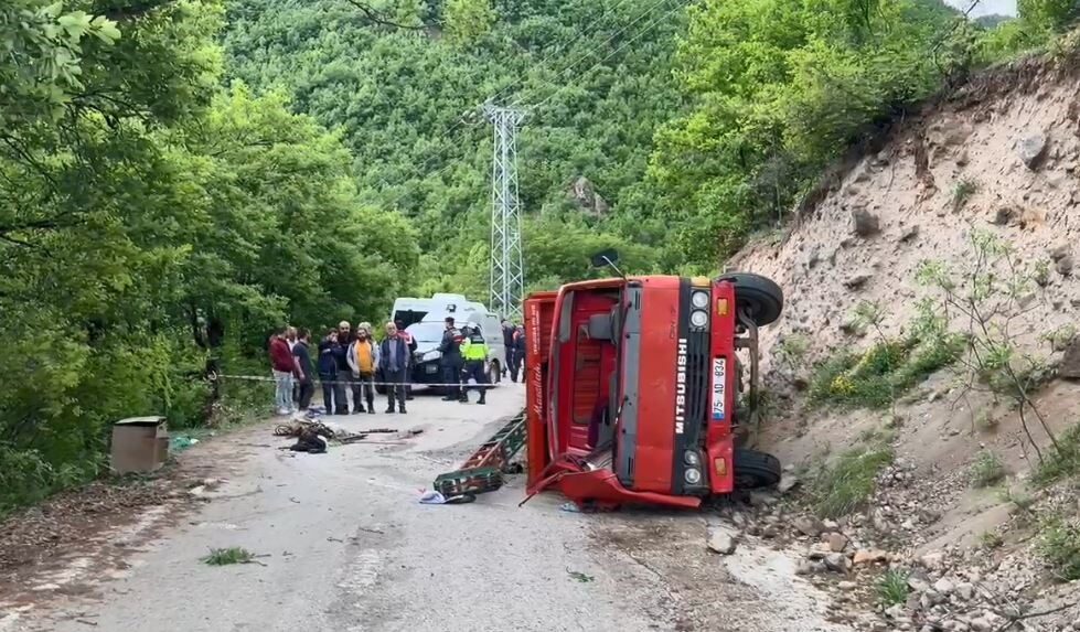 Artvin’in Şavşat ilçesine bağlı Tepeköy Köyü girişinde meydana gelen kazada