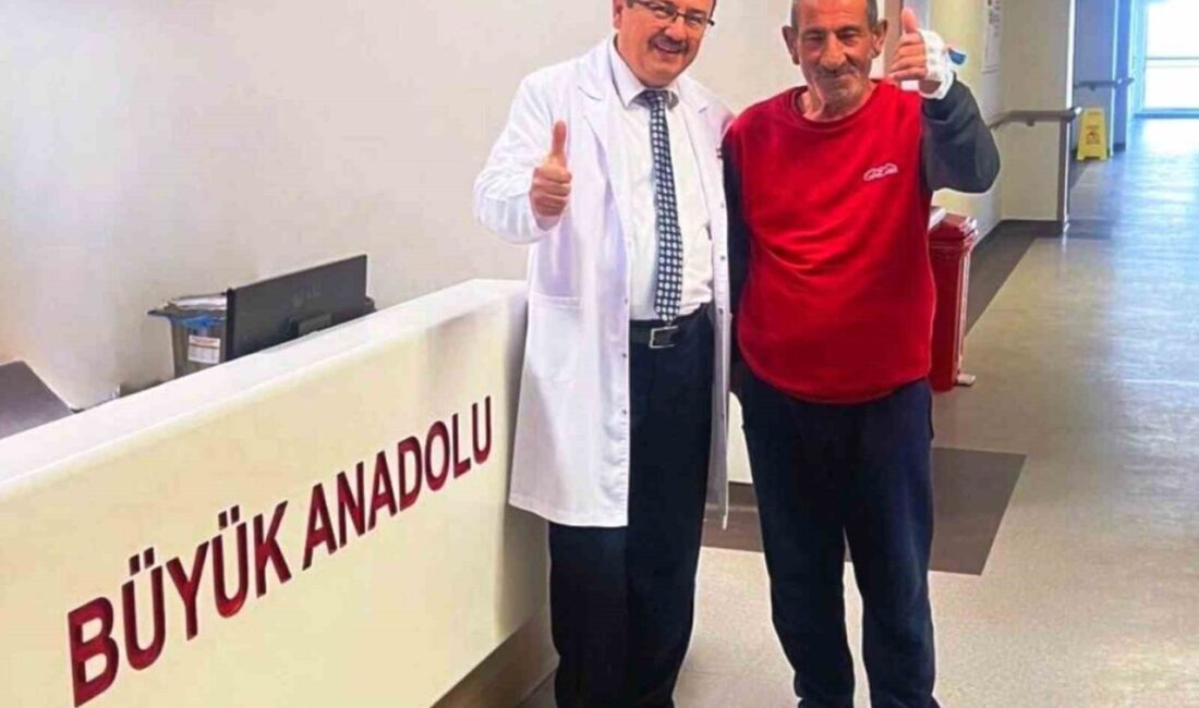 Sol böbreküstü bezinde kitle bulunan Artvinli hasta, Samsun’da gerçekleştirilen başarılı